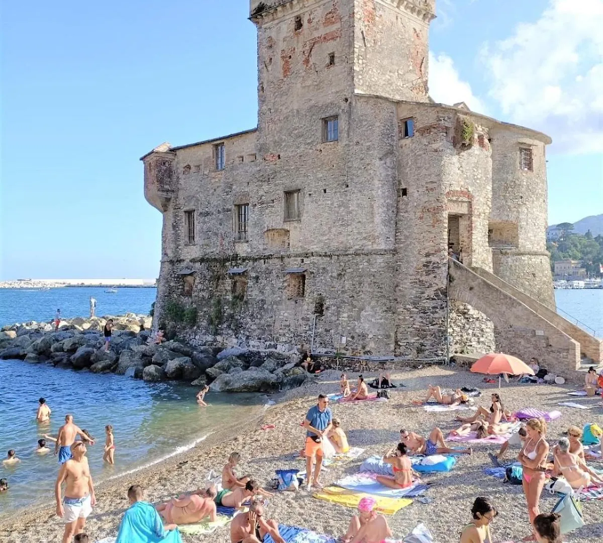 Appartamento Fronte Del Golf Rapallo
